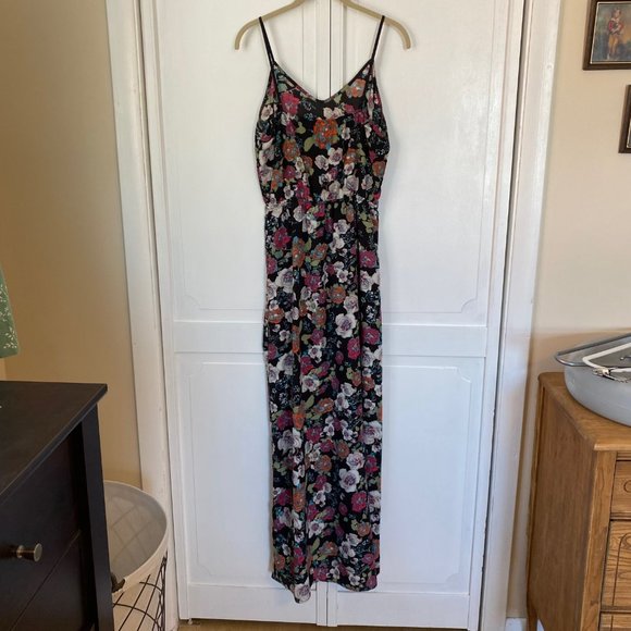 Eight Sixty Maxi Floral Dress - Picture 3 of 10